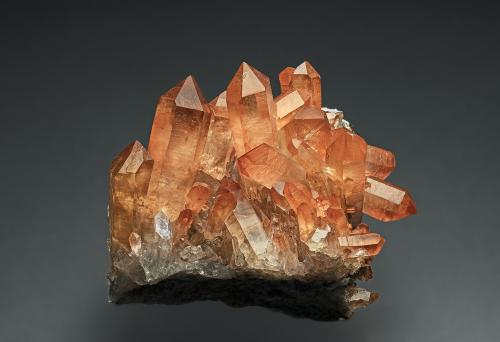 Quartz<br />Mina Saxrönningen, distrito minero Västra Silvberg, Silvberg, Smedjebacken, Dalarna, Región Svealand, Suecia<br />8.0 x 7.5 cm<br /> (Author: am mizunaka)