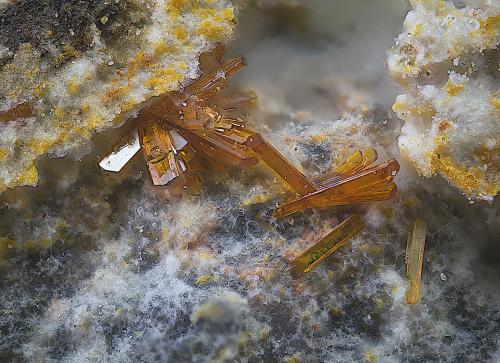 Calderonita<br />Mina San Francisco (antigua mina Pura), Higuera de Llerena, Comarca Campiña Sur, Badajoz, Extremadura, España<br />Campo de visión de  1 mm.<br /> (Autor: Antonio Carmona)