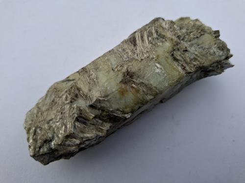 Beryl, Muscovite<br />Garganta Masul (Masulschlucht), Merano (Meran), Provincia autónoma Tirol del Sur, Trentino-Alto Adige (Trentino-Südtirol), Italia<br />9 x 3 cm<br /> (Author: Volkmar Stingl)