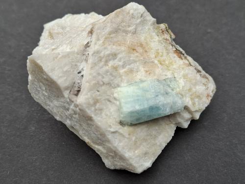 Beryl (variety Aquamarine)<br />Alpe Rossaccio, Sondrio, Lombardía, Italia<br />7 x 6 cm<br /> (Author: Volkmar Stingl)