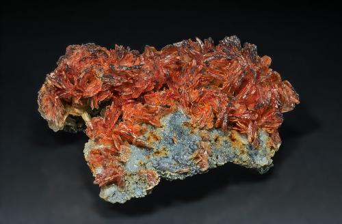 Barite, Realgar<br />Baia Sprie Mine, Baia Sprie, Maramures, Romania<br />6.7 x 4.7 cm<br /> (Author: am mizunaka)