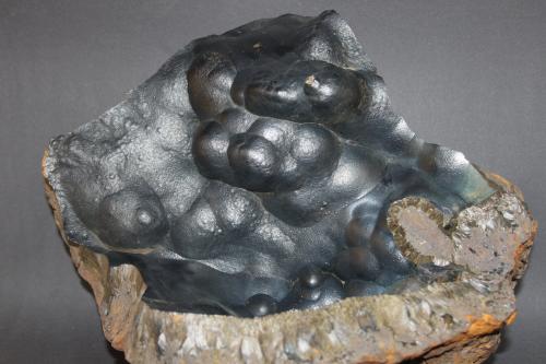 Goethita<br />Minas de La Arboleda, La Arboleda (Zugaztieta), Valle de Trápaga/Trapagaran, Comarca Gran Bilbao, Vizcaya / Bizkaia, País Vasco (Euskadi), España<br />240 x 200 mm<br /> (Autor: Joaquin Blanco Cortina)