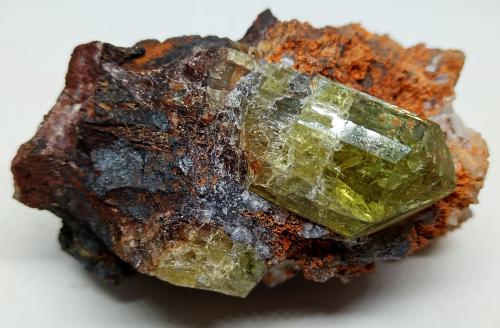 Fluorapatito<br />Mina Cerro de Mercado, Cerro de los Remedios, Victoria de Durango, Municipio Durango, Durango, México<br />90x55x50 mm.<br /> (Autor: Luis Edmundo Sánchez Roja)