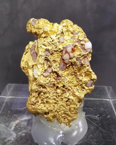 Oro Nativo<br />Sierra de la Chimenea, Zona Talarrubias / Casas de Don Pedro, Comarca La Siberia, Badajoz, Extremadura, España<br />3.5cm<br /> (Autor: Diego Navarro)