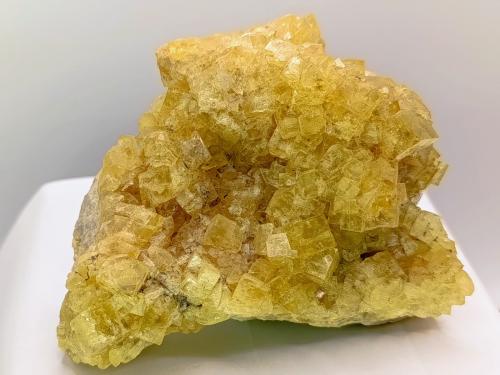 Fluorita amarilla.<br />Explotación La Florina, Mina Gloria Segunda, Hornachuelos, Comarca Valle Medio del Guadalquivir, Córdoba, Andalucía, España<br />10x7 cm<br /> (Autor: AntonioJesus)