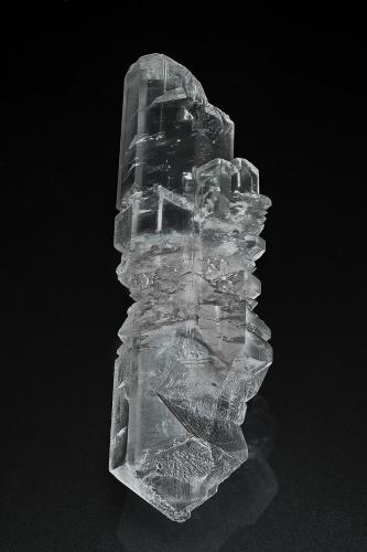Gypsum (variety selenite)<br />Naica, Municipio Saucillo, Chihuahua, México<br />14.5 x 4.5 cm<br /> (Author: am mizunaka)