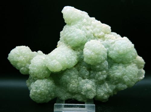 Prehnita<br />Cantera Hongquizhen, Meigu, Prefectura autónoma Liangshan, Provincia Sichuan, China<br />15 x 11.5 cm<br /> (Autor: Pedro Antonio)