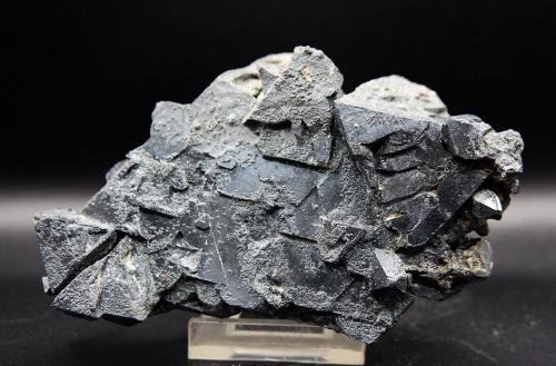 Hematites pseudo Magnetita (variedad martita))<br />Volcán Payún Matru, Malargüe, Departamento Malargüe, Provincia Mendoza, Argentina<br />11 x 7.5 cm<br /> (Autor: Pedro Antonio)