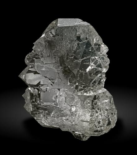 Quartz (varieties smoky and gwindel)<br />Val Giuv, valle lateral, Tujetsch (Tavetsch), Municipio Tujetsch (Tavetsch), Distrito Surselva, Grisones (Grischun; Graubünden), Suiza<br />3.7 × 3.4 × 1.3 cm / main crystal size: 3.2 × 1.5 cm<br /> (Author: Jordi Fabre)