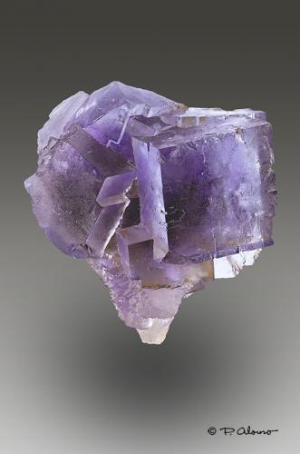 Fluorita<br />Cantera de Los Cobayos (La Paredona), zona minera de Berbes, Los Cobayos, Berbes, Ribadesella, Comarca del Oriente, Principado de Asturias (Asturias), España<br />3,5cm x 5cm x 3cm<br /> (Autor: Pere Alonso)