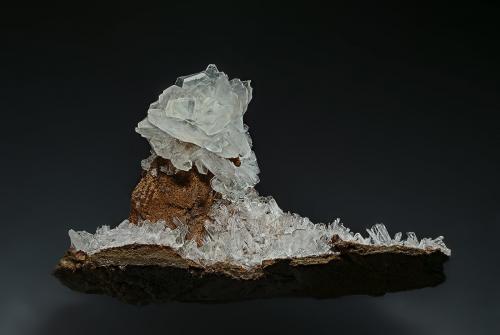 Calcite, Hemimorphite<br />Mina Ojuela, Mapimí, Municipio Mapimí, Durango, México<br />12.0 x 6.5 cm<br /> (Author: am mizunaka)