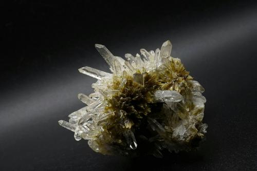 Quartz and Epidote<br />Mina Krushev dol, Zona minera Madan, Montes Rhodope, Smolyan Oblast, Bulgaria<br />6x5x4 cm<br /> (Author: DanovskiM)
