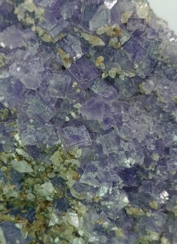 Fluorita morada.<br />Cantera Yanci, Unanue, Igantzi (Yanci), Comarca Cinco Villas, Comunidad Foral de Navarra (Navarra), España<br />10x7 cm<br /> (Autor: AntonioJesus)