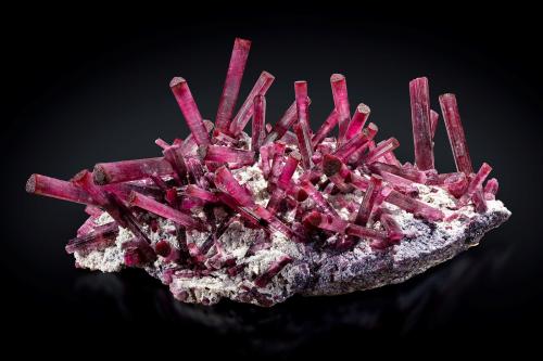 Elbaite (variety rubellite) on lepidolite with Cookeite<br />Mina Cruzeiro, Santa Maria do Suaçui, Governador Valadares, Vale do Rio Doce, Minas Gerais, Brasil<br />55 x 38 x 22 cm / main crystal: 19 cm.<br /> (Author: MIM Museum)