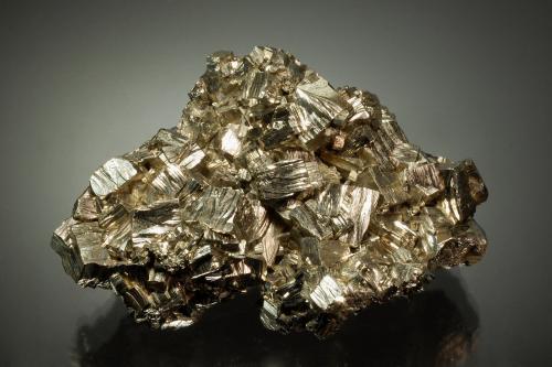 Pyrite<br />Mina Eagle, Gilman, Distrito Gilman, Condado Eagle, Colorado, USA<br />6.5 x 5.5 x 2.8 cm<br /> (Author: Michael Shaw)