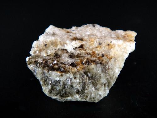 Cervandonita-(Ce)<br />Glaciar Wanni, Scherbadung (Monte Cervandone), Valle Kriegalp, Valle Binn (Binntal), Wallis (Valais), Suiza<br />3 x 2 cm.<br /> (Autor: Antonio P. López)