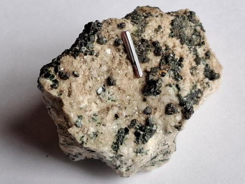 Rutile<br />Sasso Nero, Ahrntal, Val Pusteria/Pustertal, Bolzano Province, South Tyrol/Südtirol, Trentino-Alto Adige, Italy<br />4 x 3 cm<br /> (Author: Volkmar Stingl)