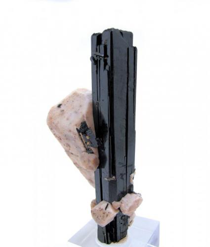Aegirine, orthoclase
Mount Malosa, Zomba Plateau, Malawi
105 mm x 40 mm (Author: Carles Millan)