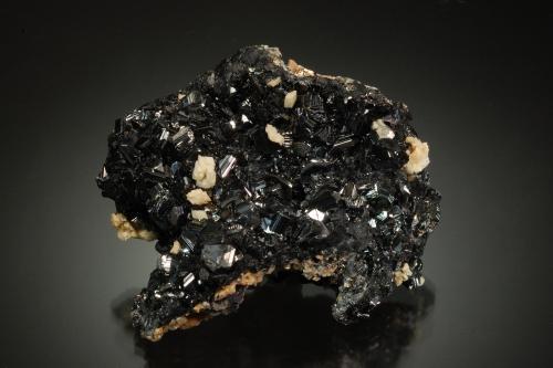 Sphalerite, Ankerite<br />Mina Eagle, Gilman, Distrito Gilman, Condado Eagle, Colorado, USA<br />5.7 x 5.2 x 2.6 cm<br /> (Author: Michael Shaw)