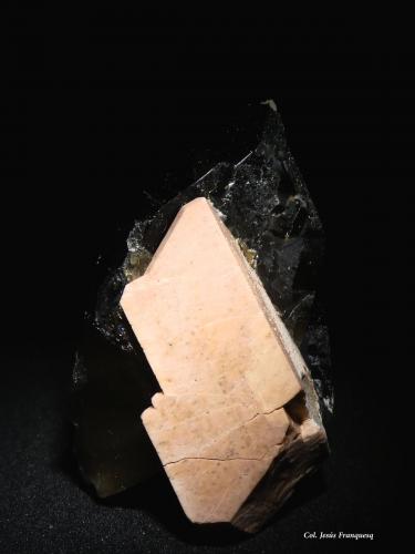 Microclina y Cuarzo.<br />Pedrera Mas Sever, Massabè (Mas Ceber), Sils, Comarca La Selva, Gerona / Girona, Cataluña / Catalunya, España<br />75x45 mm.<br /> (Autor: Jesus Franquesa Baucells)