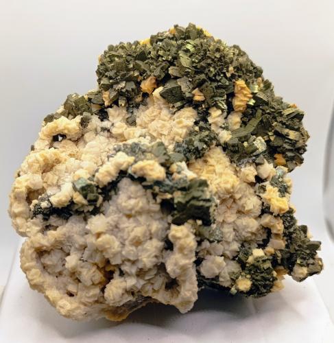 Marcasita y Dolomita.<br />Mina de Reocín, Reocín, Comarca Saja-Nansa, Cantabria, España<br />13x13 cm<br /> (Autor: AntonioJesus)