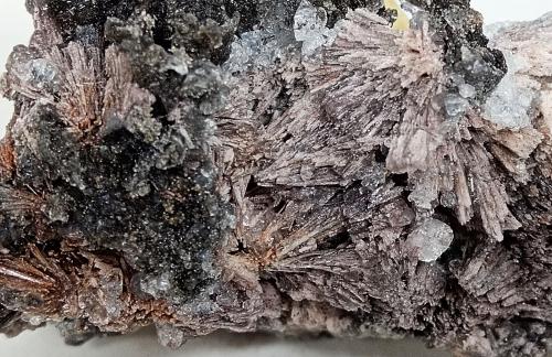 Kutnohorita<br />Mina Potosí, Santo Domingo (Francisco Portillo), Distrito Santa Eulalia, Municipio Aquiles Serdán, Chihuahua, México<br />60X40X30 mm.<br /> (Autor: Luis Edmundo Sánchez Roja)