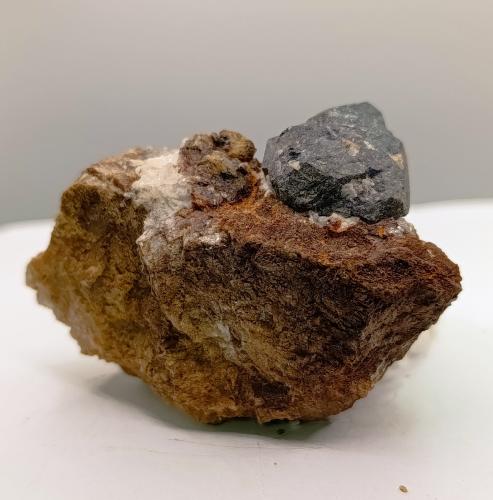 Galena<br />Fundición La Cruz, Linares, Comarca Sierra  Morena, Jaén, Andalucía, España<br />6''5x3cm<br /> (Autor: AntonioJesus)