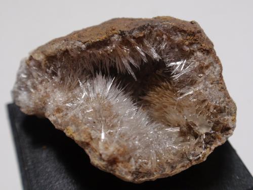 Aragonito<br />Zona Montgó, Parque Natural del Montgó, Municipio Dénia, Comarca Marina Alta, Alicante / Alacant, Comunidad Valenciana / Comunitat Valenciana, España<br />40x25 mm<br /> (Autor: Ignacio)