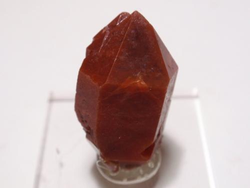 Cuarzo (variedad hematoideo)<br />Chella, Comarca Canal de Navarrés, Valencia / València, Comunidad Valenciana / Comunitat Valenciana, España<br />15x30 mm<br /> (Autor: Ignacio)