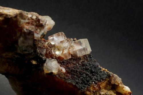 Fluorite Quartz<br />Marsanges Mine, La Grande Faille, Langeac, Brioude, Haute-Loire, Auvergne-Rhône-Alpes, France<br />9,5 x 2 x 2 cm. / 82 g<br /> (Author: DanovskiM)
