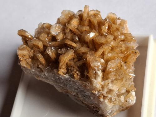 Hemimorphite<br />Bleiberg mining area, Bad Bleiberg, Villach-Land District, Carinthia/Kärnten, Austria<br />3,5 x 2,5 cm<br /> (Author: Volkmar Stingl)