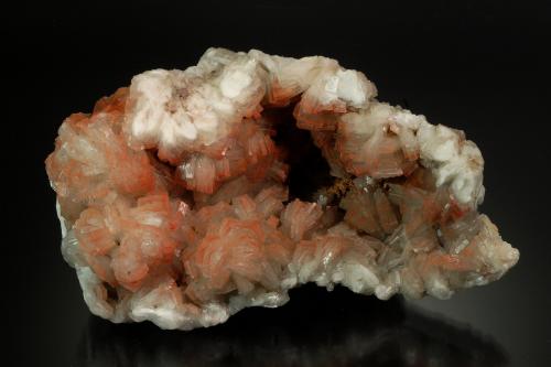 Barite<br />Minas Paleokamariza, Distrito minero Lavrion, Prefectura Attikí (Attica), Grecia<br />11.1 x 7.4 x 5.5 cm<br /> (Author: Michael Shaw)