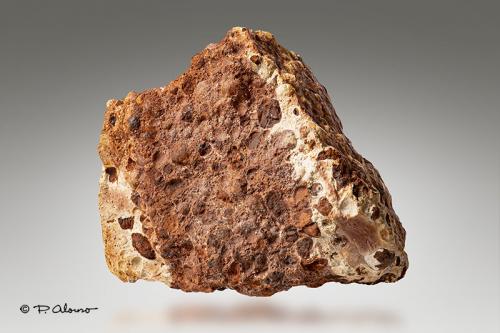 bauxita<br />Área minera de bauxita de La Llacuna, La Llacuna, Comarca Anoia, Barcelona, Cataluña / Catalunya, España<br />6cm x 5,5cm 4cm<br /> (Autor: Pere Alonso)