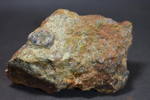 Metarauchita<br />Mina Eduard, Jáchymov (Joachimsthal), Distrito Karlovy Vary, Montes Kruné Hory (Erzgebirge), Región Karlovy Vary, Bohemia, República Checa<br />90 x 50 mm<br /> (Autor: Joaquin Blanco Cortina)