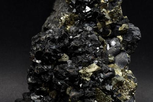 Sphalerite, Chalcopyrite, Galena<br />Mina Borieva, Zona minera Madan, Montes Rhodope, Smolyan Oblast, Bulgaria<br />8x5x2,2 cm<br /> (Author: DanovskiM)