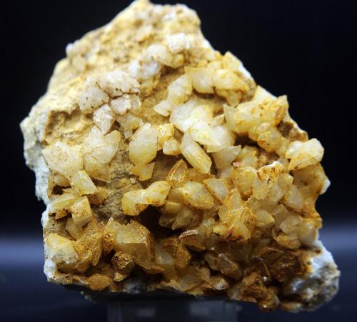 Calcita<br />Cantera Cabezoncillo, Cabeçonet/Alto del Salmitre, Municipio Busot, Comarca Campo de Alicante, Alicante / Alacant, Comunidad Valenciana / Comunitat Valenciana, España<br />12 x 8.5 cm<br /> (Autor: Pedro Antonio)