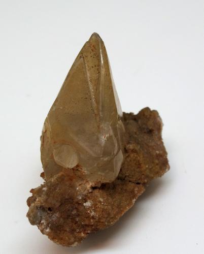 Calcita<br />Pedrera Cal Ros (Pedrera Ballús), Cercs, Comarca Berguedà, Barcelona, Cataluña / Catalunya, España<br />49 mm x 48 mm. Masa: 41,4 g.<br /> (Autor: Carles Millan)