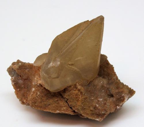 Calcita<br />Pedrera Cal Ros (Pedrera Ballús), Cercs, Comarca Berguedà, Barcelona, Cataluña / Catalunya, España<br />49 mm x 48 mm. Masa: 41,4 g.<br /> (Autor: Carles Millan)