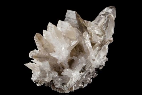 Cerusita<br />Mina Tsumeb, Tsumeb, Región Otjikoto, Namibia<br />11.5 x 6.5 x 6 cm / cristal principal: 10.4 cm<br /> (Autor: Museo MIM)