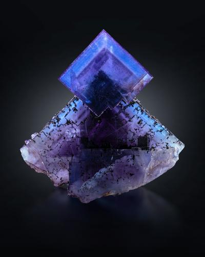 Fluorite<br />Denton Mine, Rosiclare formation, Goose Creek Mine group, Harris Creek Sub-District, Hardin County, Illinois, USA<br />6.5 x 15 x 14 cm / main crystal: 10.7 cm<br /> (Author: MIM Museum)