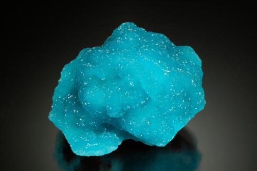 Hemimorphite<br />Palabanda, Distrito M'Fouati, Departamento Bouenza, Región Bouenza, República del Congo<br />6.7 x 5.6 x 3.7 cm<br /> (Author: Michael Shaw)
