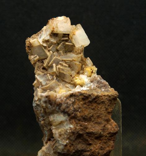 dolomita<br />Minas de hierro de Ojos Negros, Ojos Negros, Comarca Jiloca, Teruel, Aragón, España<br />9 x 4 cm<br /> (Autor: Pedro Antonio)