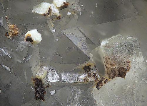 Bariofarmacoalumita<br />Antoñita Mine, Las Muleras, Pozoblanco, Comarca Los Pedroches, Córdoba, Andalusia, Spain<br />Campo de visión de  2 mm.<br /> (Autor: Antonio Carmona)