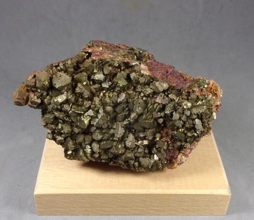 Marcasita<br />Christiane Mine, Adorf, Diemelsee, Waldeck-Frankenberg District, Hesse/Hessen, Germany<br />8 x 4,3 x 5,3 cm.<br /> (Autor: J. G. Alcolea)