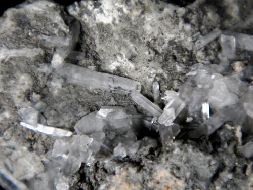 Penfieldita<br />Sounion area, Lavrion Mining District, Attikí (Attica) Prefecture, Greece<br />Cristal mayor 11 mm.<br /> (Autor: Antonio P. López)