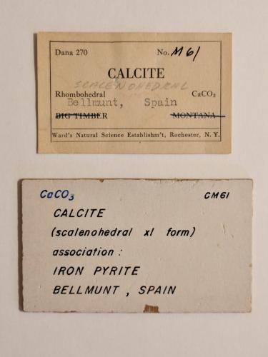 _Calcita, Pirita-etiquetas<br /><br /><br /> (Autor: carles)