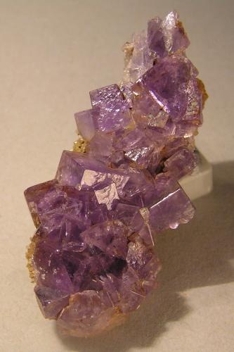 Fluorita<br />Cantera de Los Cobayos (La Paredona), zona minera de Berbes, Los Cobayos, Berbes, Ribadesella, Comarca del Oriente, Principado de Asturias (Asturias), España<br />6,5 x 3 cm<br /> (Autor: Frederic Varela)