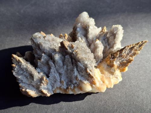 Calcite, Gypsum<br />Oberzeiring, Pöls Valley, Niedere Tauern, Styria/Steiermark, Austria<br />10,5 x 7 cm<br /> (Author: Volkmar Stingl)