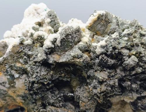 Marcasita y Dolomita.<br />Mina de Reocín, Reocín, Comarca Saja-Nansa, Cantabria, España<br />10x8 cm<br /> (Autor: AntonioJesus)