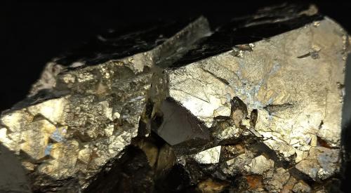 Pirita<br />Concepción del Oro, Municipio Concepción del Oro, Zacatecas, Mexico<br />95x70x70 mm.<br /> (Autor: Luis Edmundo Sánchez Roja)